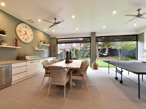 Caves Luxury Beachside Escape - Literally Across The Road From Surf Club - Kingaroy Accommodation 2