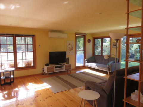 Cedar Cottage Nelson-2 Acre Retreat - Kingaroy Accommodation 2