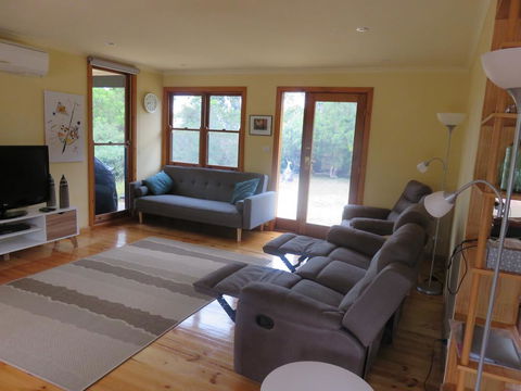Cedar Cottage Nelson-2 Acre Retreat - Kingaroy Accommodation 3