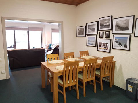 Cedarwood Apartments - Kingaroy Accommodation 0