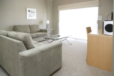 Centrepoint Apartments Griffith - Kingaroy Accommodation 3