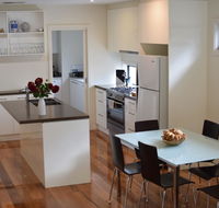 Champagne Stays Apartment - Kingaroy Accommodation