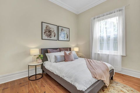 Character Home - Easy Tram To City - Kingaroy Accommodation 0