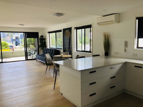 CHELSEA BY THE SEA - 2 BED APART - WALK TO BEACH - Kingaroy Accommodation 2