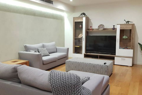 CHELSEA Family Home Close To Beach & Shops - Kingaroy Accommodation 0