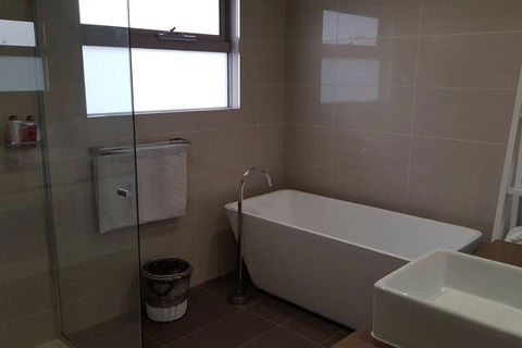 CHELSEA Family Home Close To Beach & Shops - Kingaroy Accommodation 2