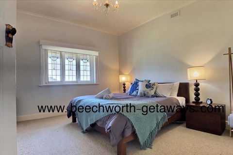 Cherry Blossom Cottage - Beechworth-Getaways - Kingaroy Accommodation 2