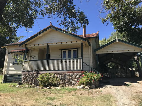 Cherry Blossom Cottage - Beechworth-Getaways - Kingaroy Accommodation 0