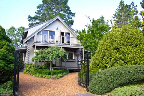 Cherry Cottage - Leura - Kingaroy Accommodation 0