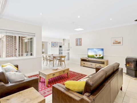 Cherry Walk Cottage - Kingaroy Accommodation 1
