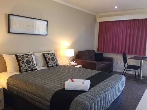 Chinchilla White Gums Motor Inn - Kingaroy Accommodation 0