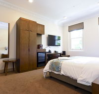 Clarendon Hotel Melbourne - Kingaroy Accommodation