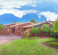 Classic Double Brick Garden House - Kingaroy Accommodation