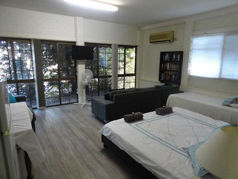 Cleveland B&B - Private Studio Room - Kingaroy Accommodation 2