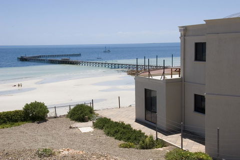 Cliff House Beachfront Villas - Kingaroy Accommodation 0