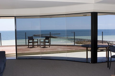 Cliff House Beachfront Villas - Kingaroy Accommodation 1