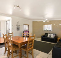 Close to Water Restaurants and Clubs Toorbul St Bongaree - Kingaroy Accommodation
