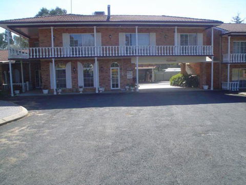 Coachmans Rest Motor Lodge - Kingaroy Accommodation 3