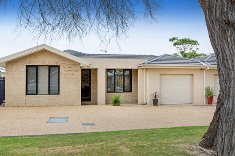 COASTAL HAVEN - DROMANA - Kingaroy Accommodation 0