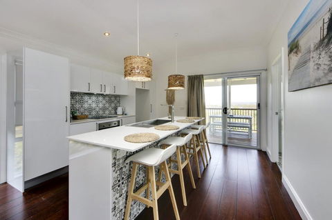 Coastal Hideaway - Kingaroy Accommodation 1