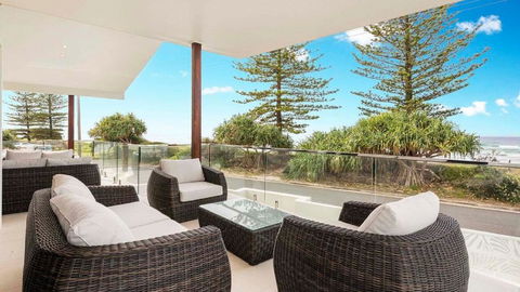 Coco De Mer Beach Villa - Kingaroy Accommodation 0