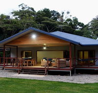 Coconut Beach House - Kingaroy Accommodation