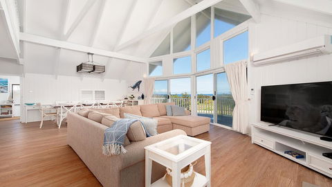 Combined Kingsley Beach House - Kingaroy Accommodation 3