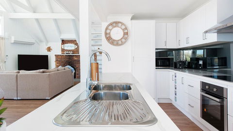 Combined Kingsley Beach House - Kingaroy Accommodation 0