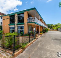 Comfy Ground Floor Unit opposite waterfront Welsby Pde Bongaree - Kingaroy Accommodation