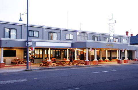 Commodore Motor Inn - Kingaroy Accommodation 0
