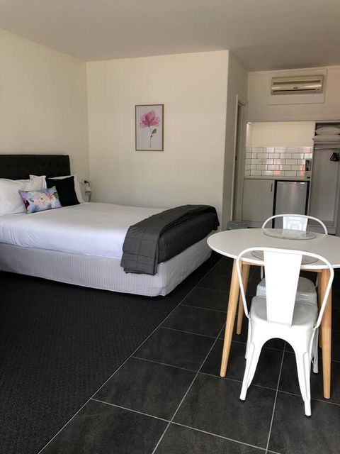 Commodore Motor Inn - Kingaroy Accommodation 3