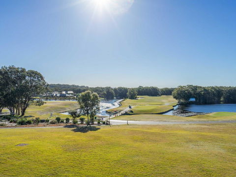 Condo 108 @ Horizons Resort & Golf, Stunning Course + Lake Views - Kingaroy Accommodation 3