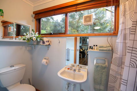 Coota Views Unit - Kingaroy Accommodation 3