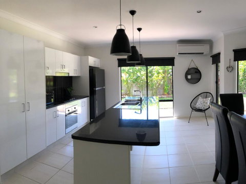 Cooya Beach - Ultimate Tropical Getaway - Kingaroy Accommodation 3