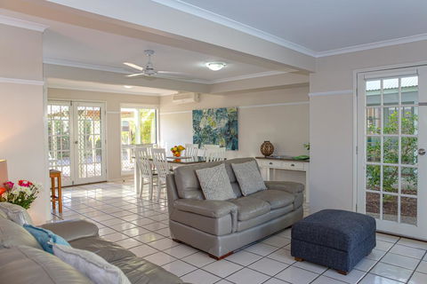Coral Beach Noosa Resort - Kingaroy Accommodation 3