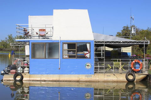 Corroboree Houseboats - Kingaroy Accommodation 1
