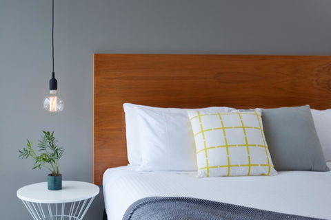 Cosmopolitan Hotel Melbourne - Kingaroy Accommodation 0