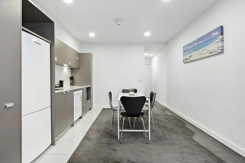 Cosmopolitan Hotel Melbourne - Kingaroy Accommodation 1