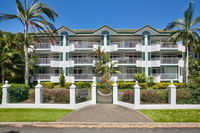 Costa Royale Trinity Beach
