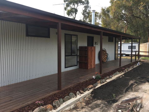 Country Cabin With Mountain Views Close To Ballarat - Kingaroy Accommodation 3