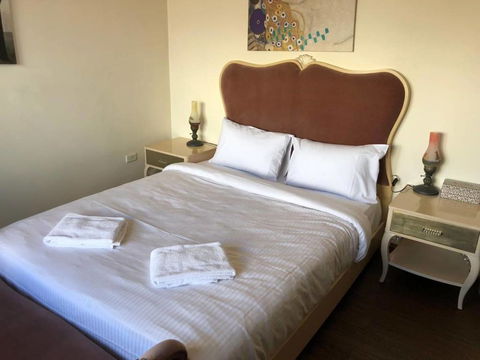 CozyStudioUnit In BeverlyHills (Train Accessible) - Kingaroy Accommodation 1