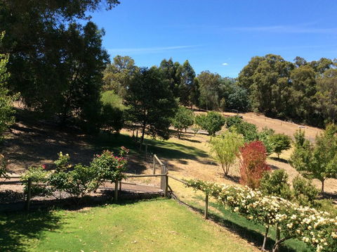 Crabapple Lane - Kingaroy Accommodation 1