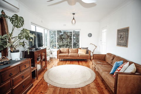 Craypot Cottage Port Campbell - Kingaroy Accommodation 0