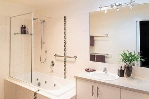 Creekside Apartment - Kingaroy Accommodation 2