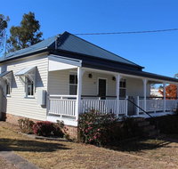 Creekview Cottage - 70 Lock Street - Kingaroy Accommodation