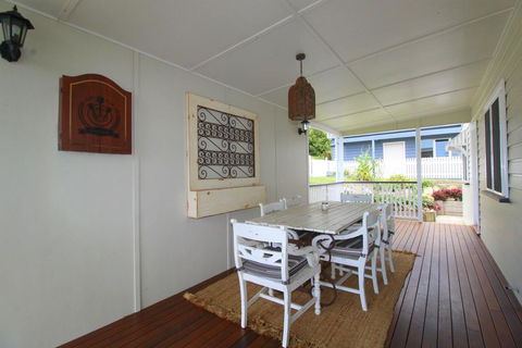 Crescent Haven, 2A View Street, - Kingaroy Accommodation 1