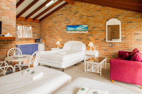 Crescent Head Resort & Conference Centre - Kingaroy Accommodation 1
