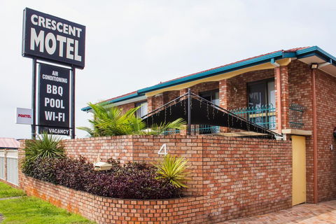 Crescent Motel Taree - Kingaroy Accommodation 0