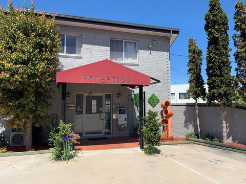 Crest Motor Inn - Kingaroy Accommodation 0