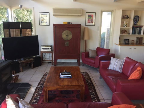 Cullen House - Kingaroy Accommodation 3